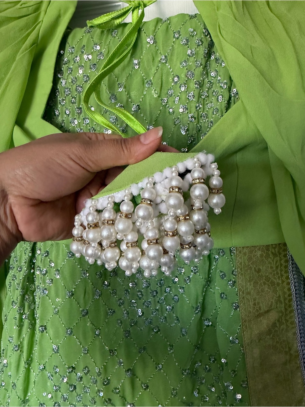Green georgette saree blouse set - Picture 9 of 11
